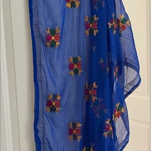Blue Fulkari Phulkari woman indian pakistan punjab